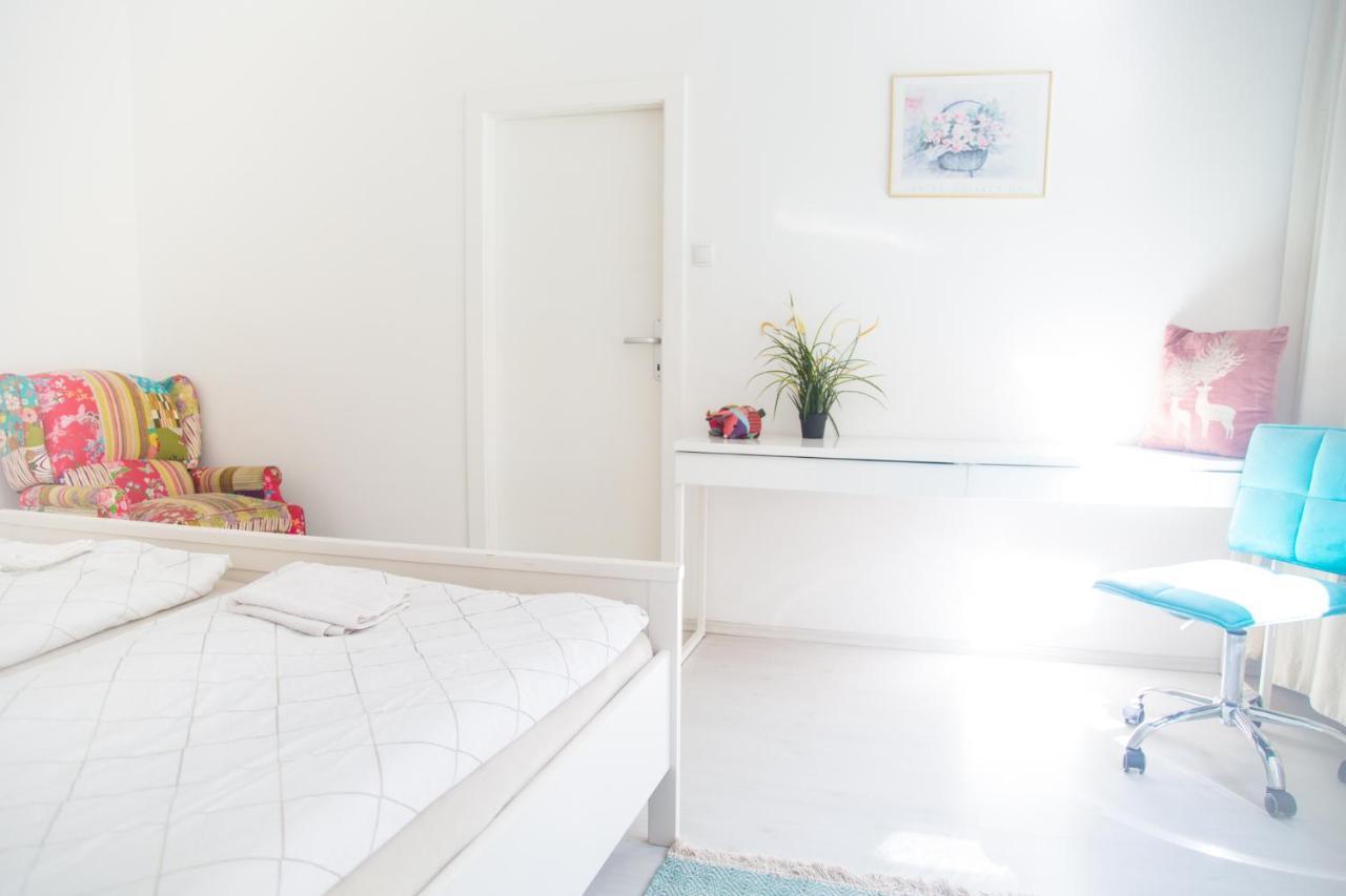 The White - Great Ferris Wheel Apartament *